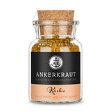 Kürbis Gewürz von Ankerkraut im Korkenglas auf weißem Hintergrund.